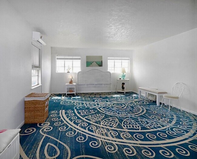 Building Photo - 6004 Avenue T