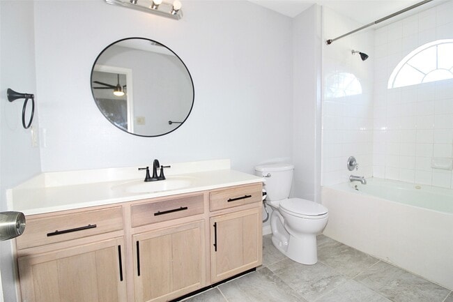 Building Photo - 7423 Edgecraft Dr