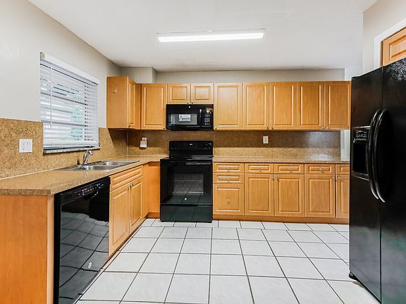 Building Photo - 7301 Tropicana St