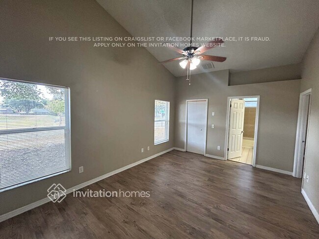 Building Photo - 2825 Mnr Hl Dr