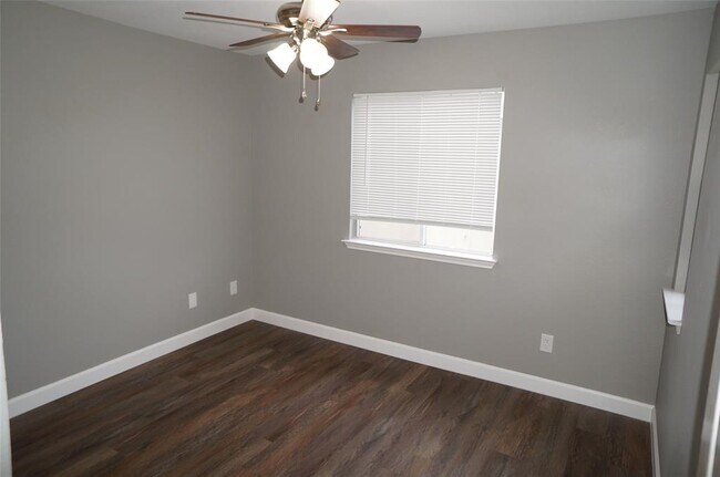Building Photo - 13700 Harris Ridge Blvd