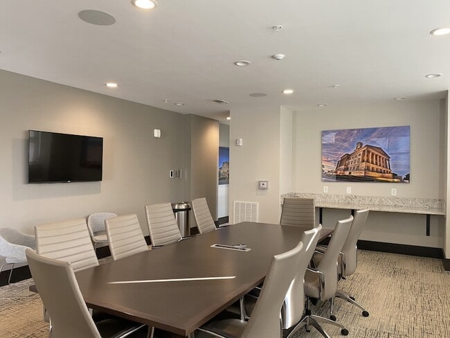 Building Photo - 20 Rutledge St