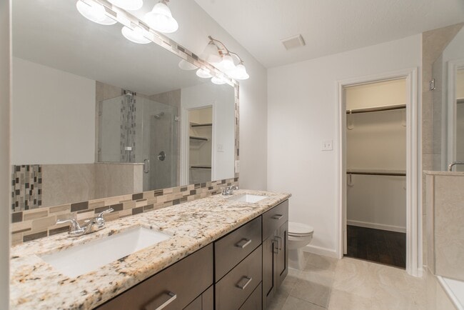 Building Photo - 226 Blushwood Pl