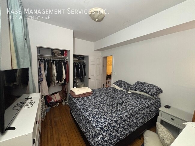 Building Photo - 1112 W 18th St