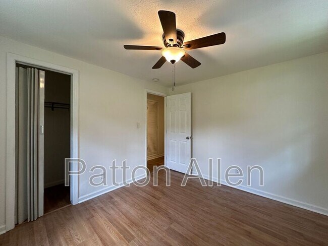 Building Photo - 45 High Meadow Rd