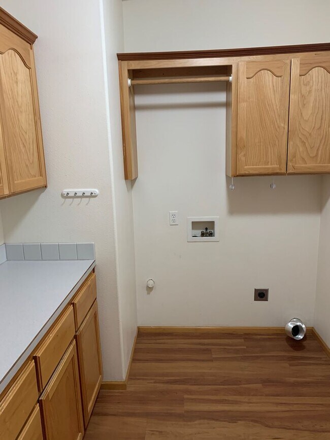 Building Photo - Attractive Santa Clara Home
