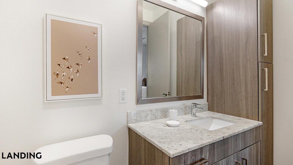 Building Photo - 101 S Center St