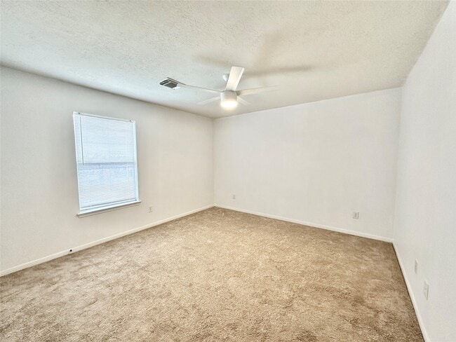 Building Photo - 17002 Irish Oaks Ct