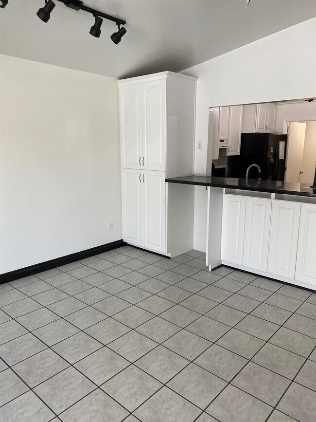 Building Photo - 11217 Adriatic Pl