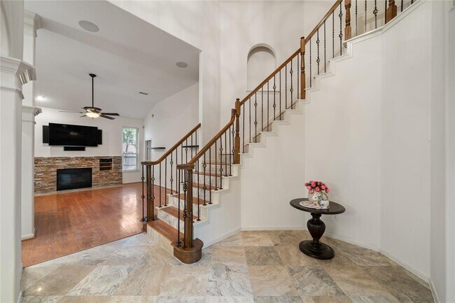 Building Photo - 6307 Shoreview Ct