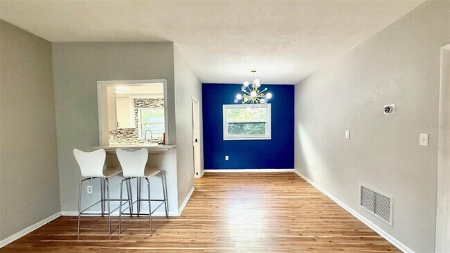 Building Photo - 1916 N Hastings St