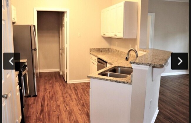 Building Photo - 2 Bedroom 2 Bath Condo in Cambridge Lakes ...