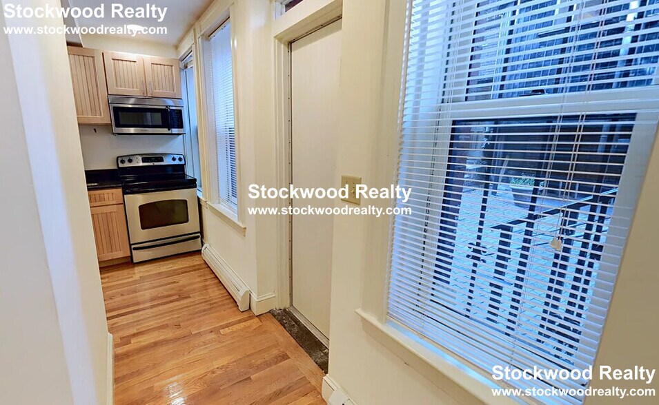 Building Photo - 195 Commonwealth Ave