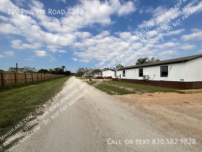 Building Photo - **MOVE IN SPECIAL- $99 FIRST MONTH RENT**B...