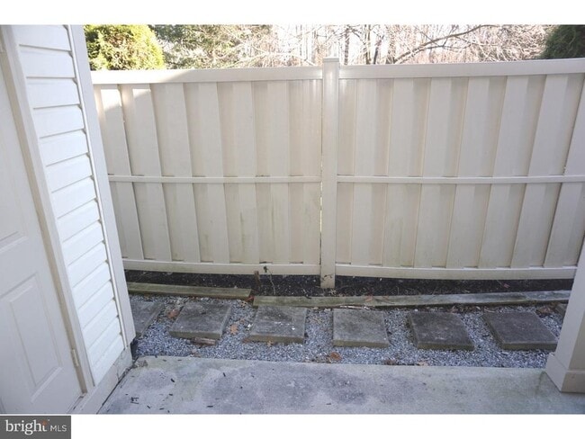 Building Photo - 509 Steeplechase Ct