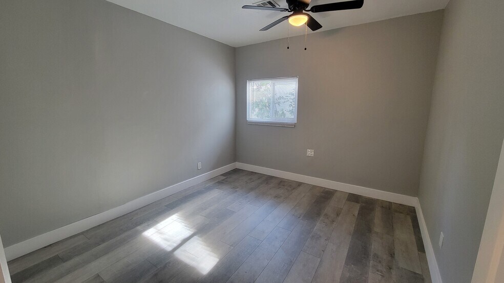 Building Photo - 2325 W Sequoia Ave