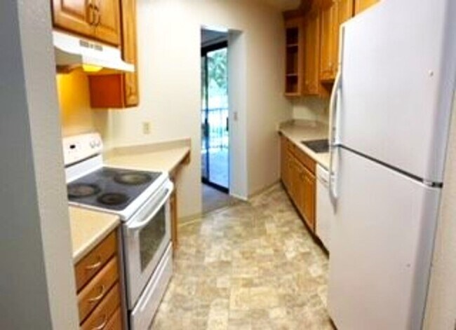 Building Photo - Great Condo in Desirable Fremont