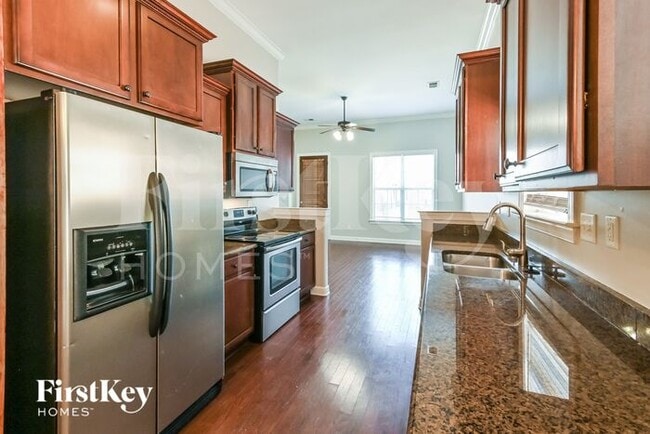 Building Photo - 10258 Evening Hill Dr