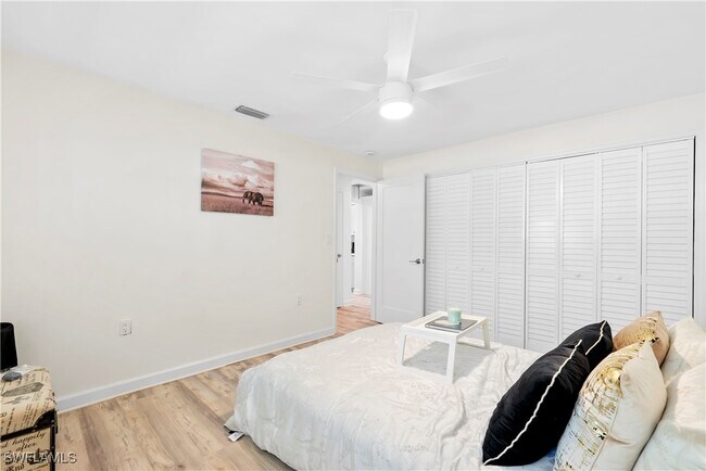 Building Photo - 2125 Marina Dr