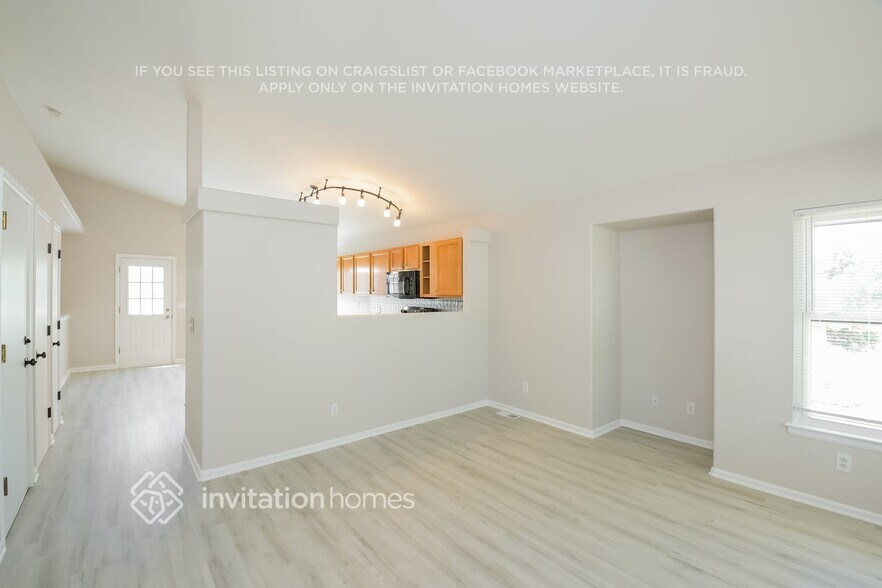 Building Photo - 3538 S Ceylon Way