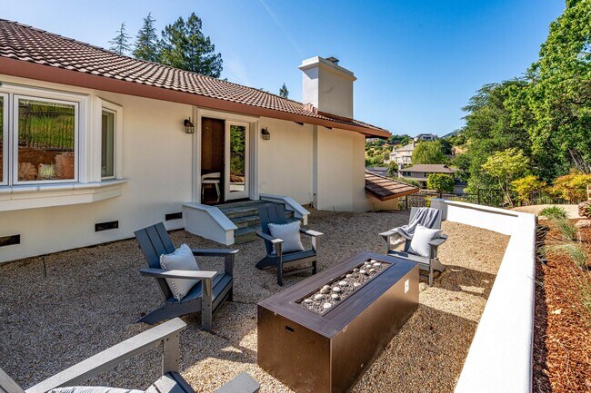 Building Photo - 4 Bedrooms, 3 Bathrooms, Cul-de-sac Location Near Silverado Country Club, Napa