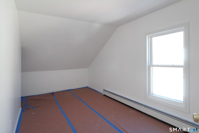 Building Photo - 29 Sisson Ave