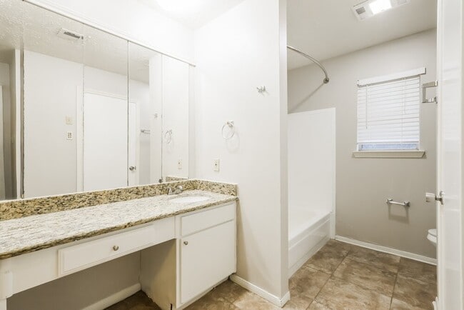 Building Photo - 1010 Hickory Post Ct