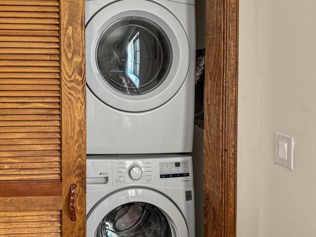 Building Photo - 309-11 South St