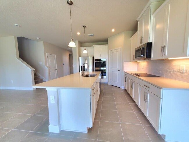 Building Photo - 16855 Castoro Dr