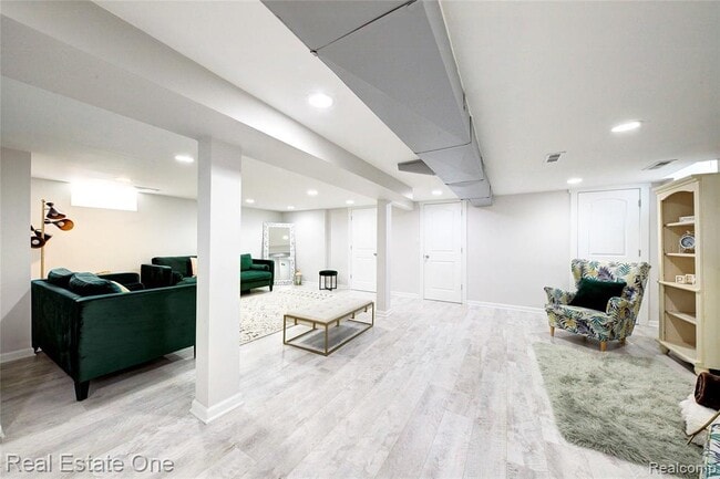 Building Photo - 8126 Dale St