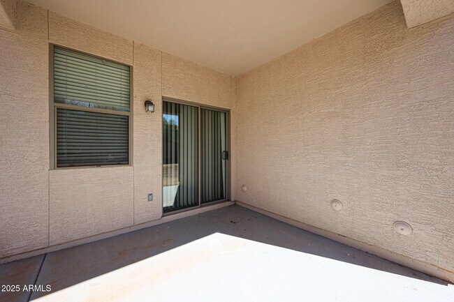 Building Photo - 44115 Askew Dr