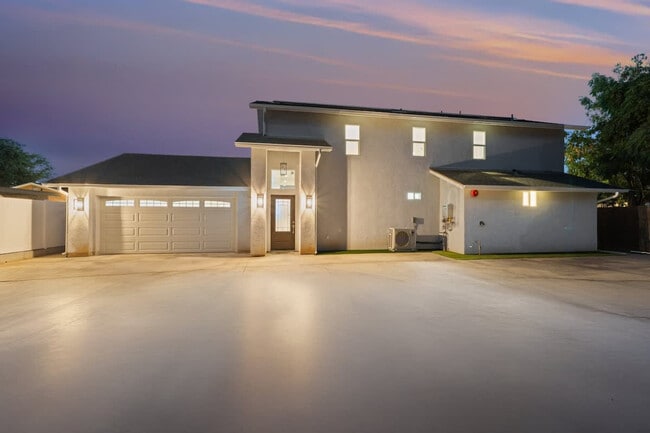 Building Photo - 1219 Denver Ln