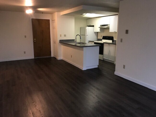 Interior Photo - Oak Tree