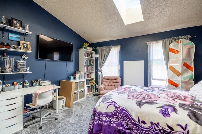 Building Photo - 3612 Queen Anne Way