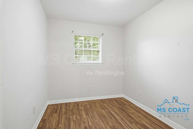 Building Photo - 1601 Lewis Ave