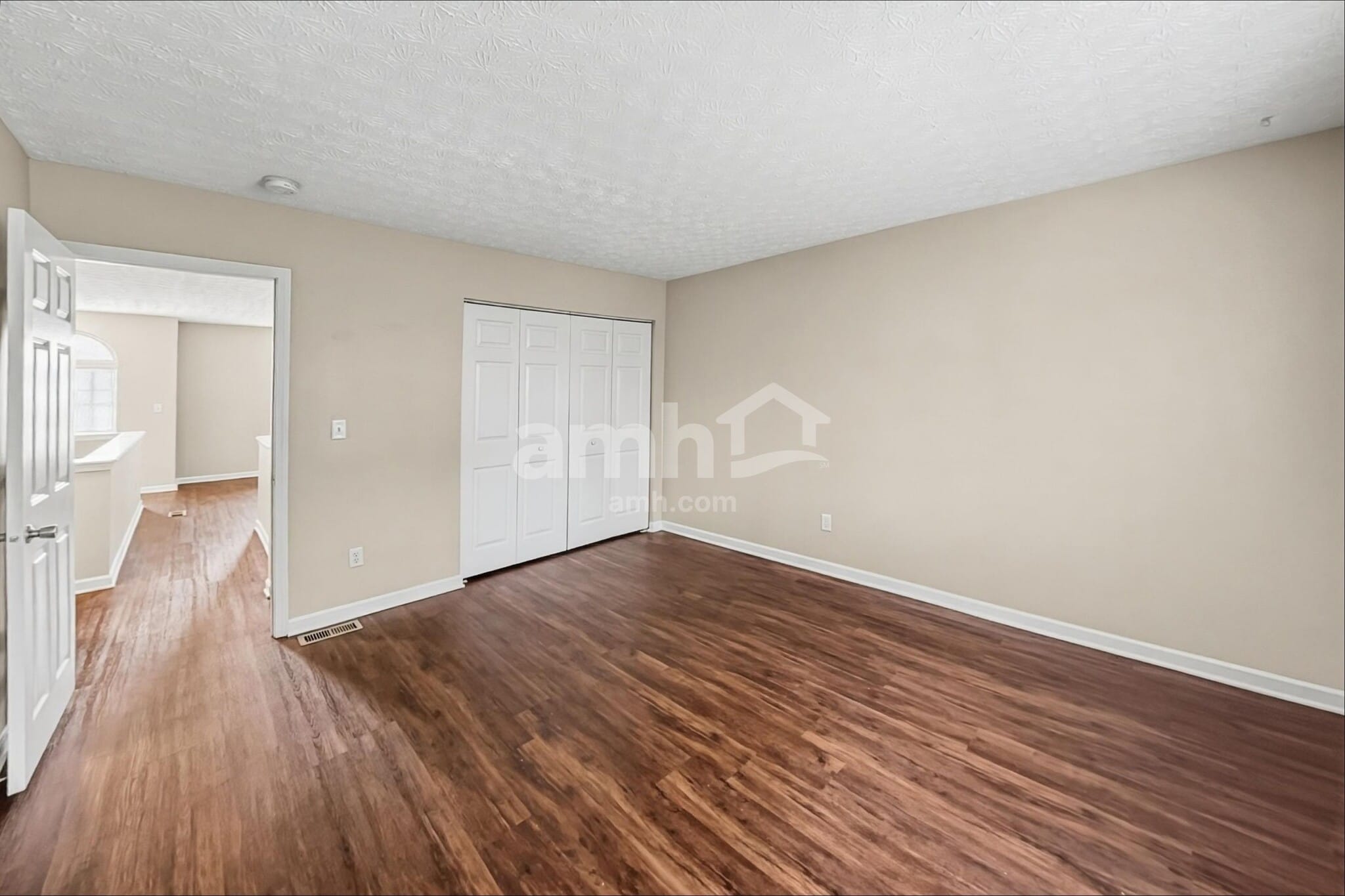 Building Photo - 340 Evergreen Cir