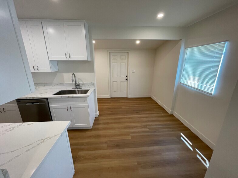 Building Photo - 340 W Alameda Ave