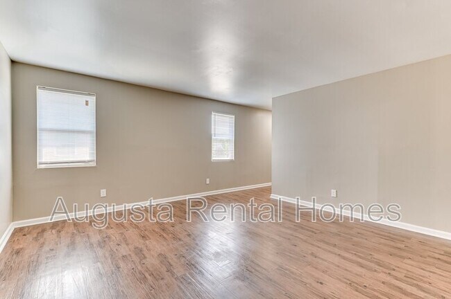 Building Photo - 3043 Old Powderhouse Rd