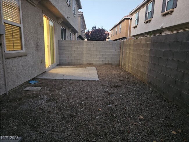 Building Photo - 3924 Sweet Pine St