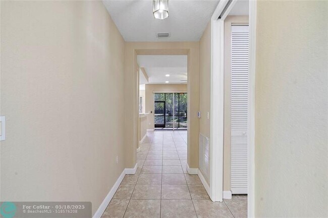 Building Photo - 8140 NW 128th Ln
