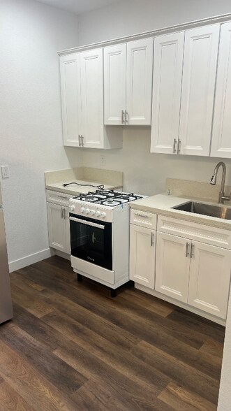 Building Photo - 119 Playa Del Rey Ave