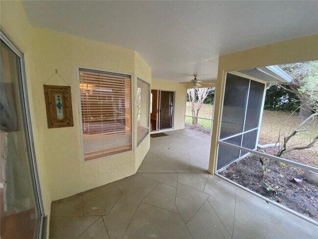 Building Photo - 39913 Sun Glo Ct