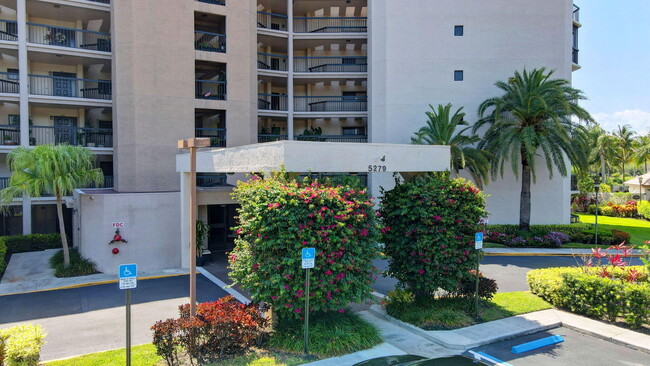 Building Photo - 5279 Fountains Dr S