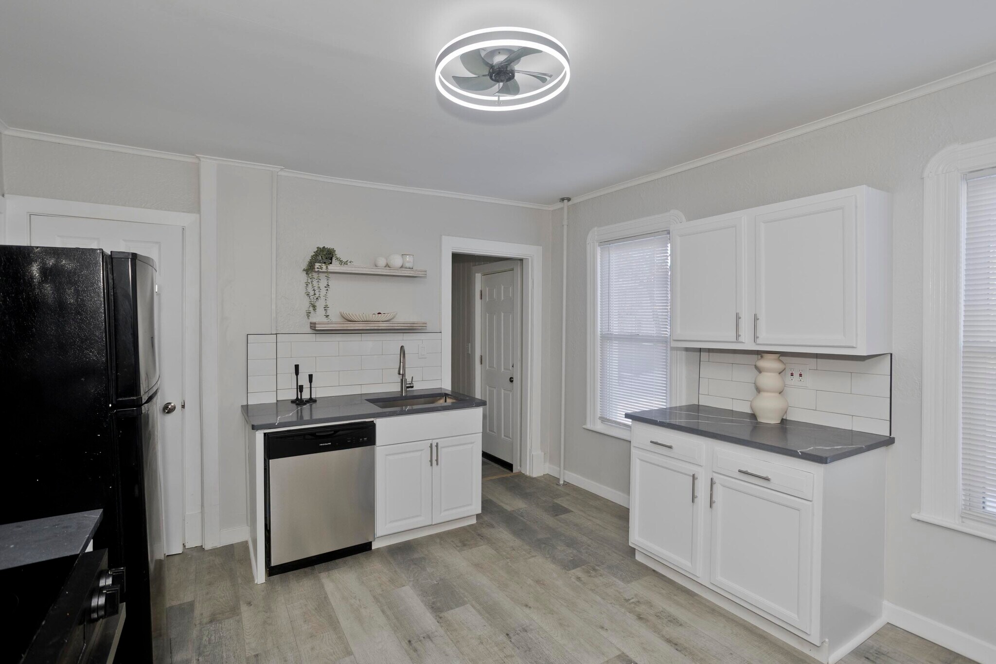 Building Photo - 68 Ottawa St