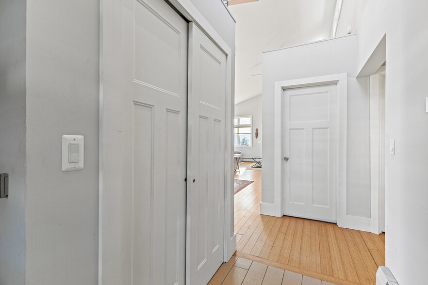 Building Photo - 18 Rosedale St