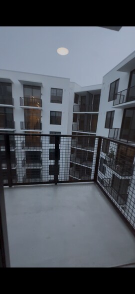 Building Photo - 213 NE 27th St