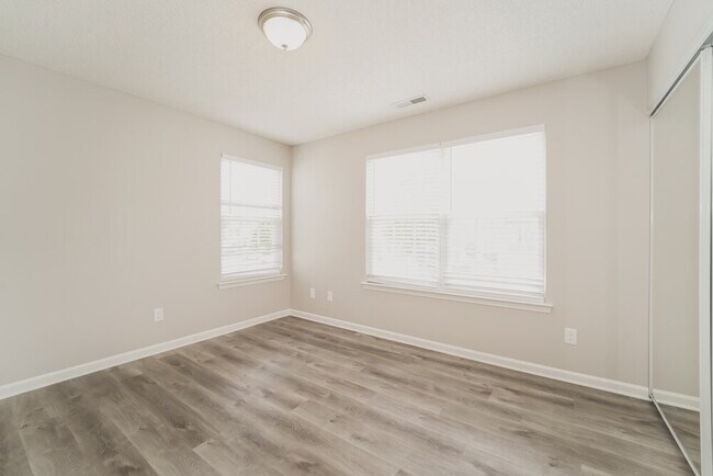 Building Photo - 10315 Wakerobin Ln