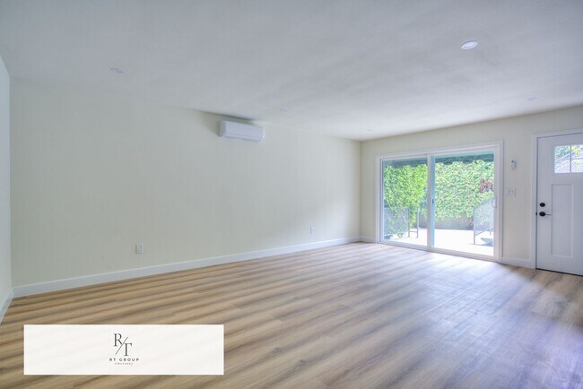 Building Photo - Fully Upgraded Spacious 2-Bedroom Unit in Prime Arcadia Location