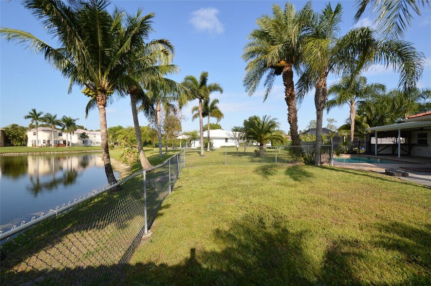 Building Photo - 8592 NW 7th St