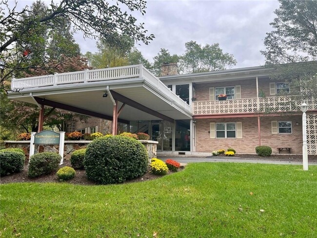 Building Photo - 2033 Mendon Rd